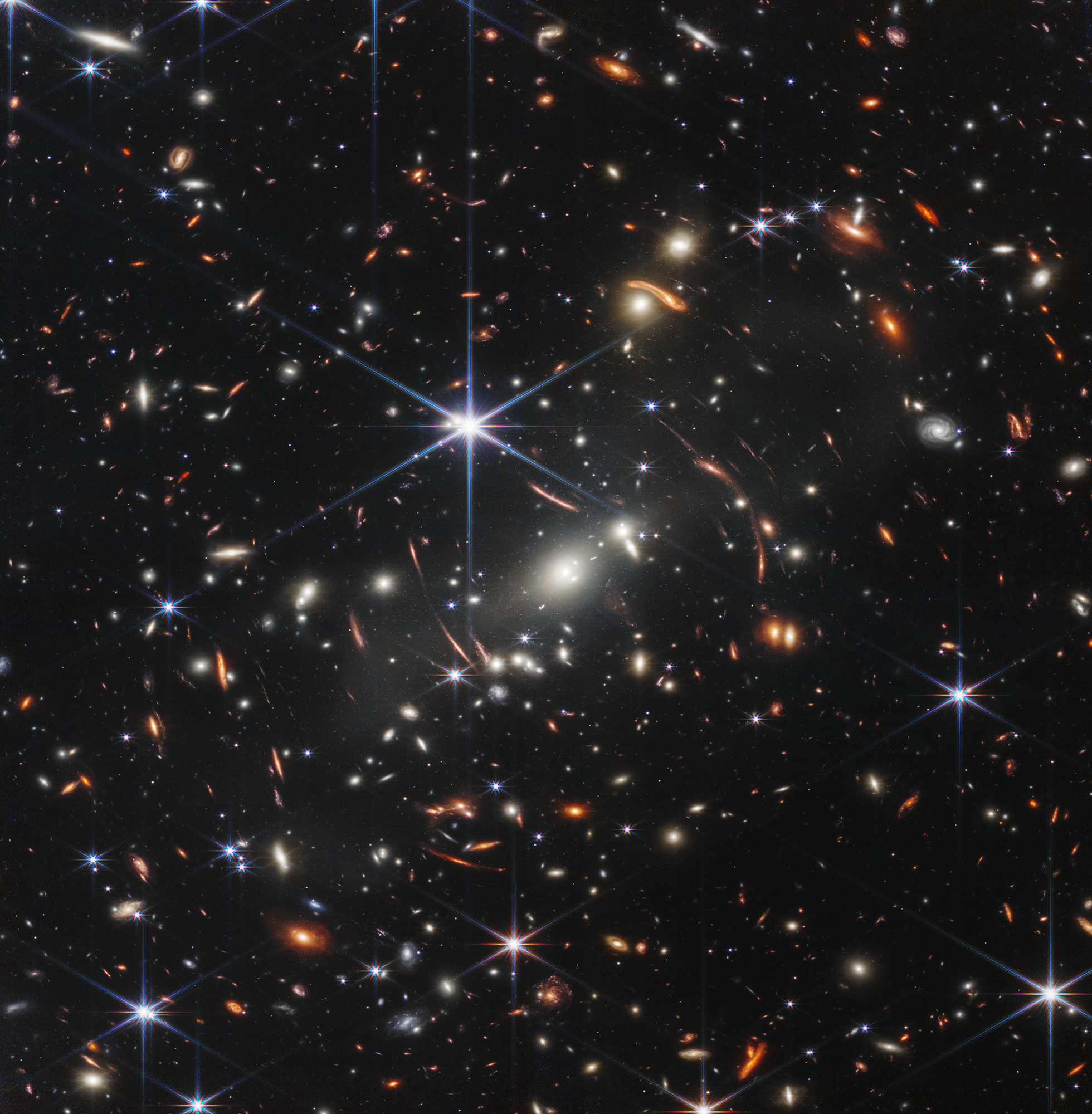 El Telescopio Espacial James Webb de la NASA ha producido la imagen infrarroja más profunda y nítida del universo distante hasta la fecha. Conocida como el primer campo profundo de Webb, esta imagen del cúmulo de galaxias SMACS 0723 está repleta de detalles. 
Crédito de la imagen: NASA, ESA, CSA, STScI