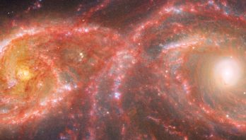 Ojos “empapados de sangre”: Webb y Hubble de la NASA examinan un par de galaxias