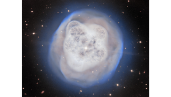 La Nebulosa Bola de Cristal revela la luz emitida por una estrella moribunda de hace 1.500 años